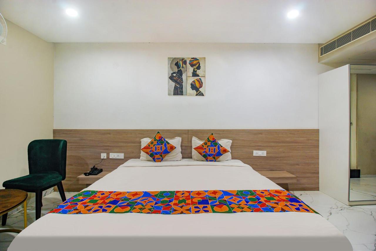 Fabhotel Ssr Fern Suites - 100M From Gsm Mall Madeenaguda Lingampalli Dış mekan fotoğraf