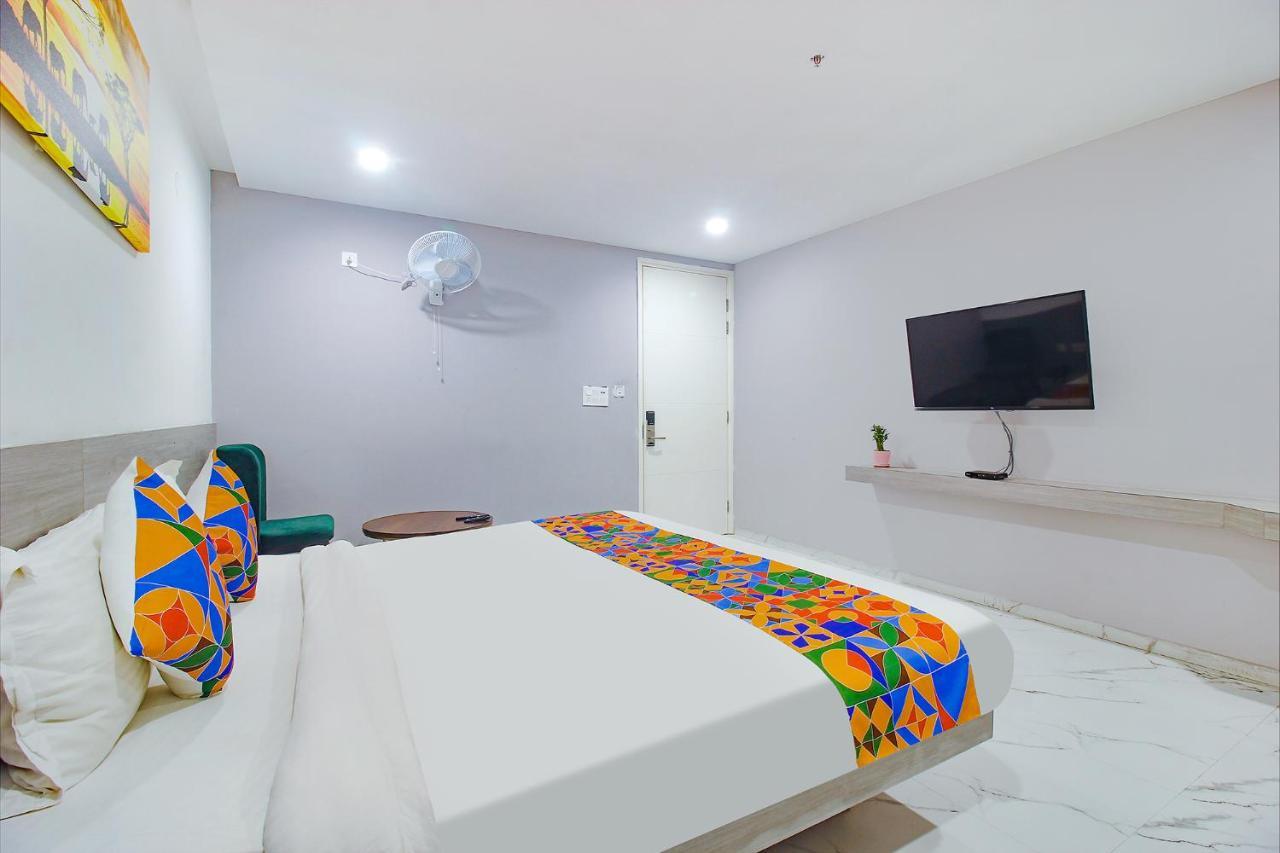 Fabhotel Ssr Fern Suites - 100M From Gsm Mall Madeenaguda Lingampalli Dış mekan fotoğraf