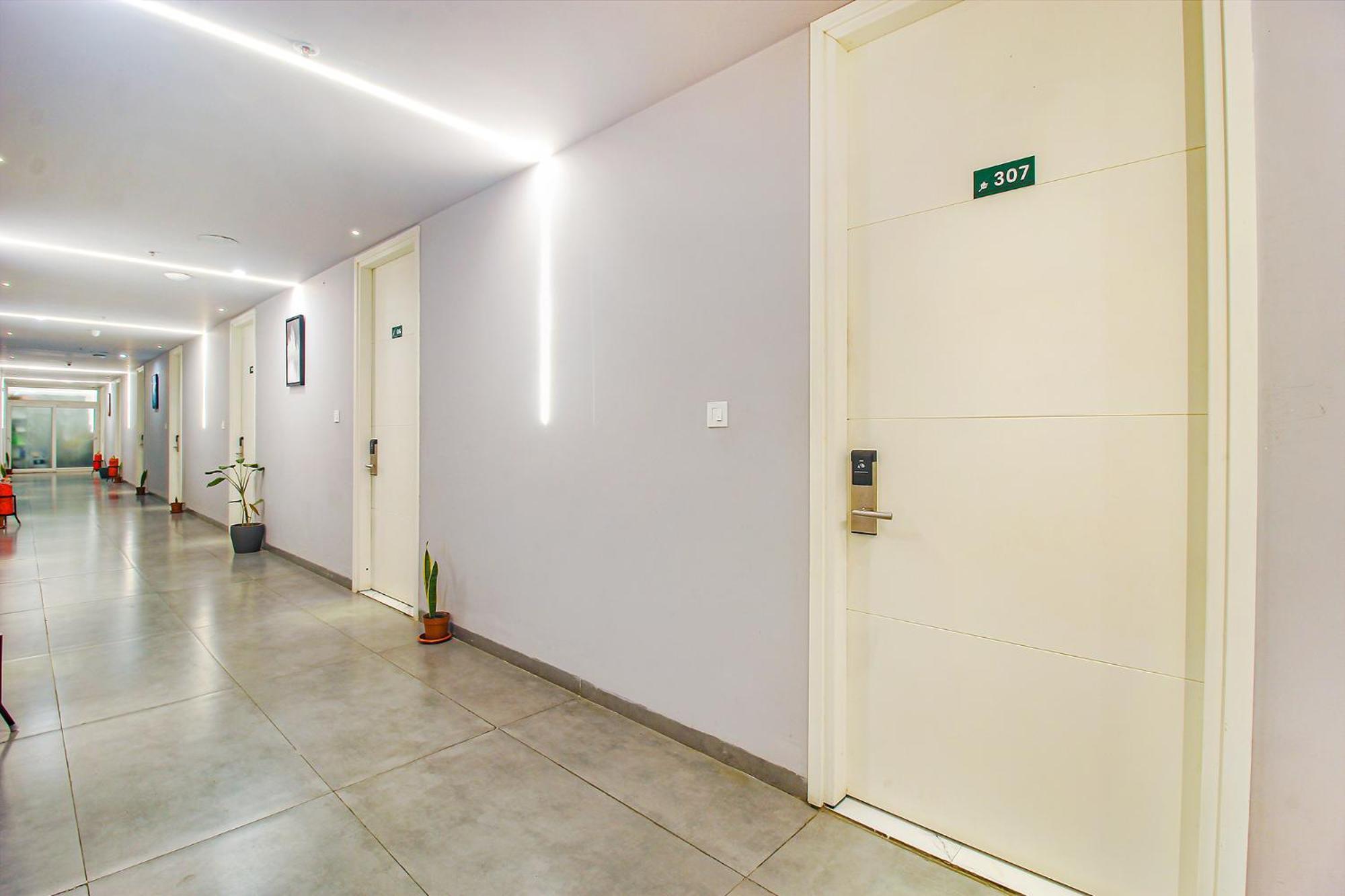 Fabhotel Ssr Fern Suites - 100M From Gsm Mall Madeenaguda Lingampalli Dış mekan fotoğraf