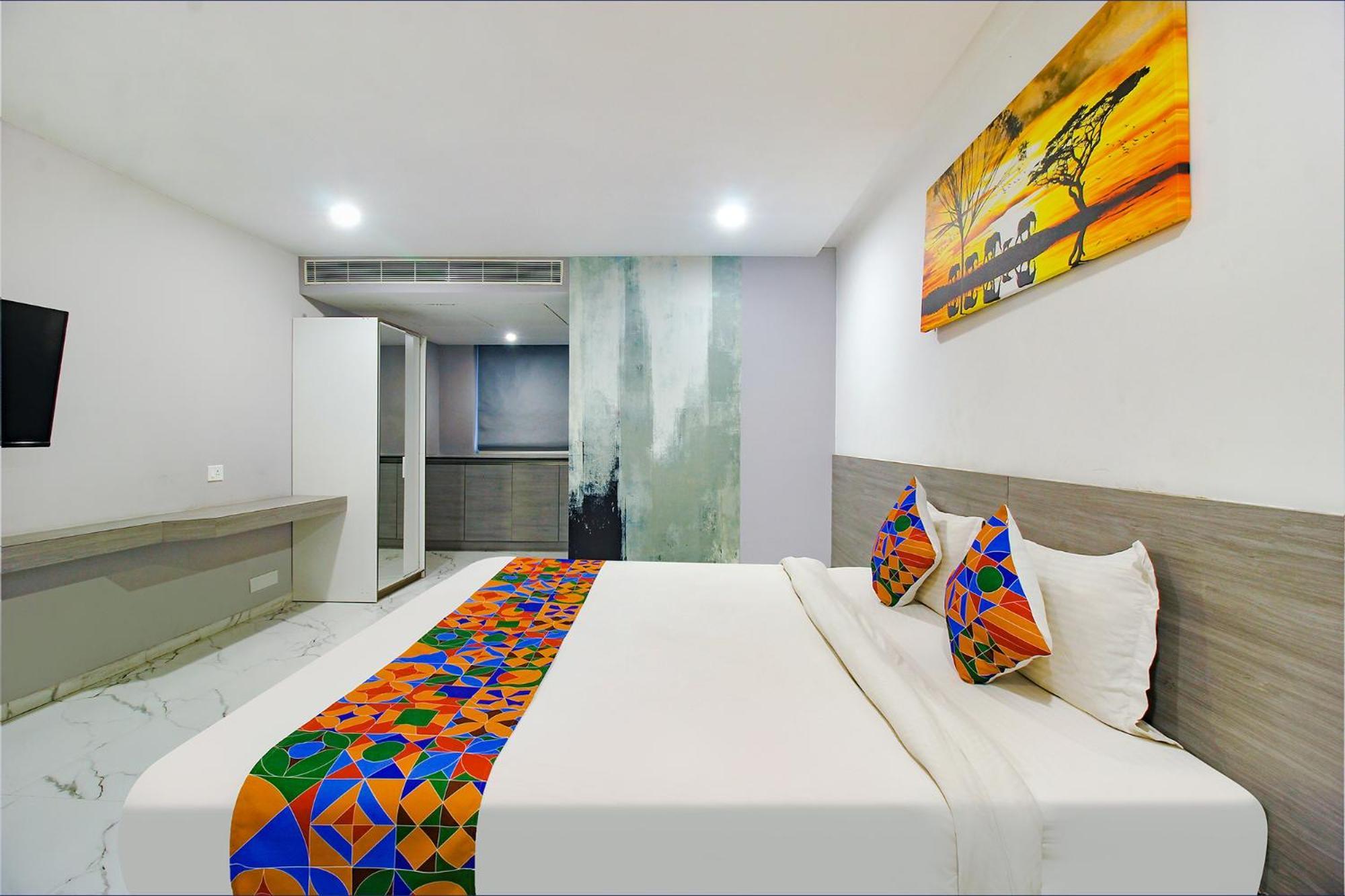 Fabhotel Ssr Fern Suites - 100M From Gsm Mall Madeenaguda Lingampalli Dış mekan fotoğraf
