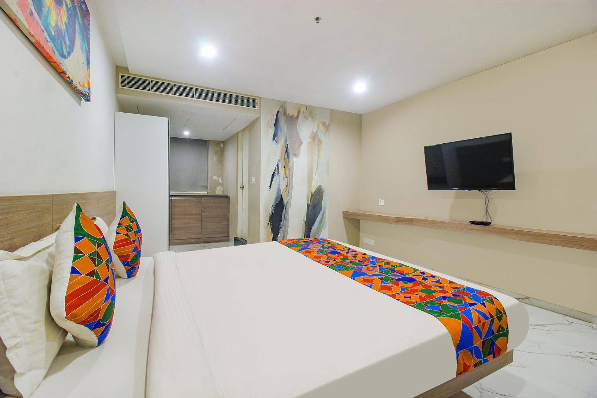 Fabhotel Ssr Fern Suites - 100M From Gsm Mall Madeenaguda Lingampalli Dış mekan fotoğraf